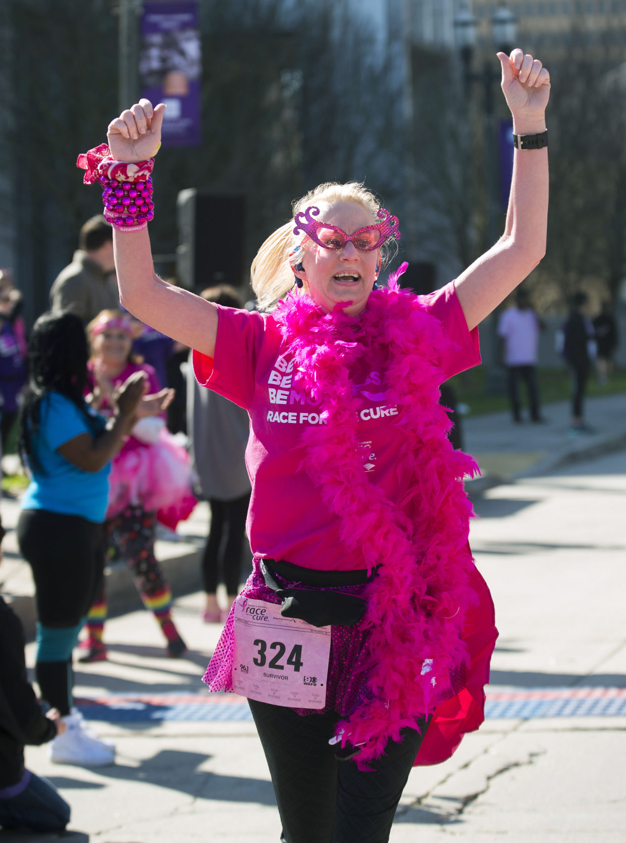 BR.raceforcure191.030418